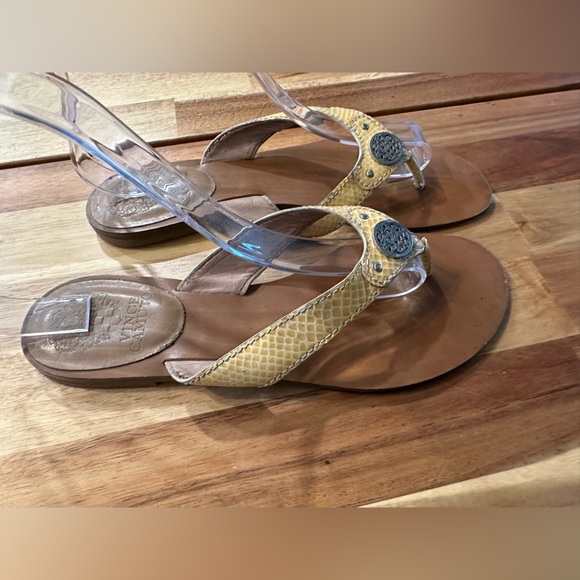 Vince Camuto Women’s Flip Flops | Size 7 - Picture 5 of 12